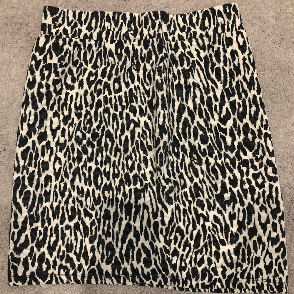 Cheetah print fitted skirt
